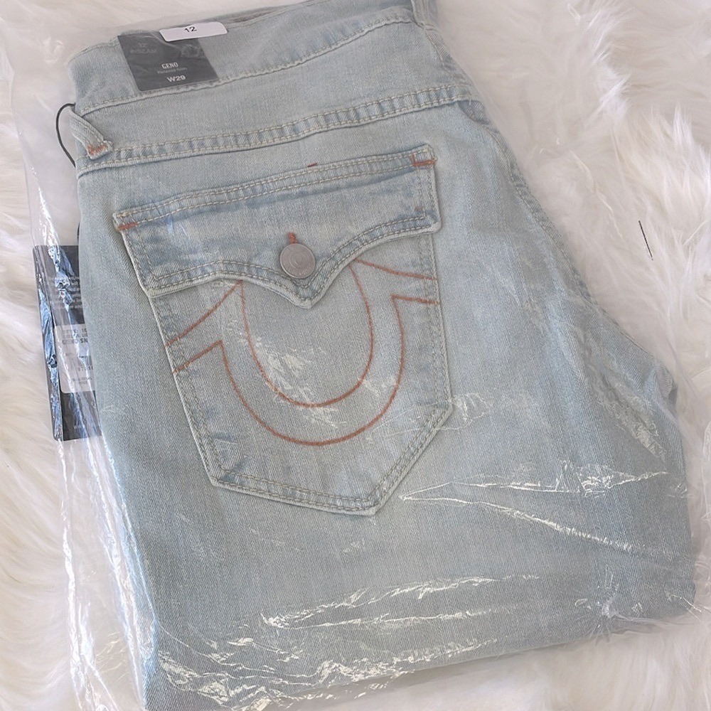 True Religion Jeans Light Lakeside‎ Wash "Geno" SN Flap Slim Pant